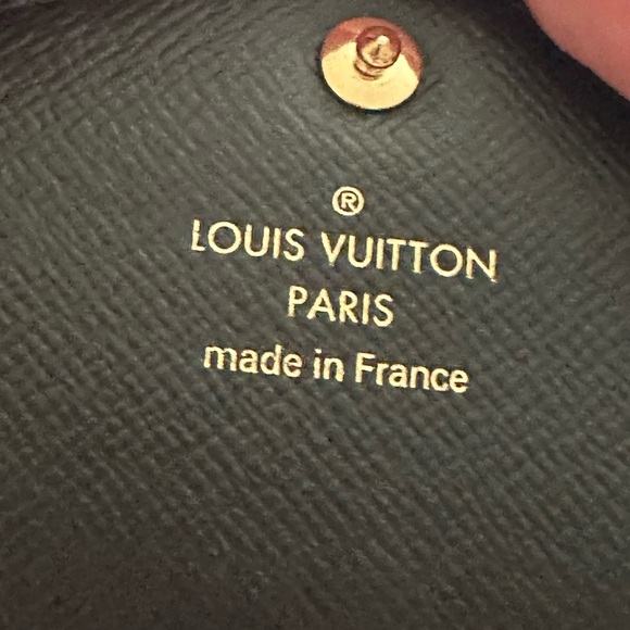 EUC Sarah Reverse Monogram wallet.  Giftable - Picture 9 of 10